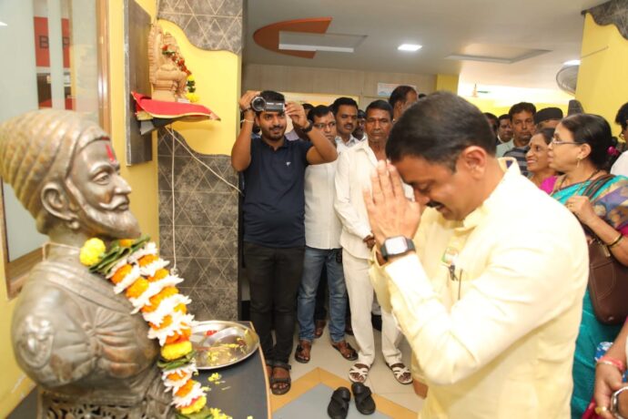 [:en]Candidates of BJP have filed their applications as candidates for the Panvel District Urban Bank election to be held next month.[:hi]पनवेल अर्बन बँक निवडणुकीसाठी भाजपा उमेदवारांकडून उमेदवारी अर्ज दाखल ![:] 1