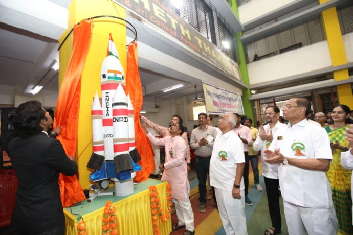 [:en]Inauguration of ' Rayat Science Exhibition' at the hands of Loknete Ramsheth Thakur!![:hi]"रयत विज्ञान प्रदर्शन 2022"चे मा. खासदार लोकनेते श्री. रामशेठजी ठाकूर यांच्या हस्ते उद्घाटन[:] 1